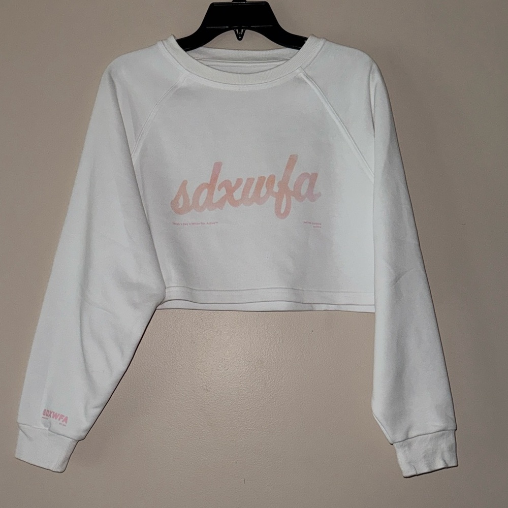 White Fox Cropped Crewneck Sweatshirt with Pink Script